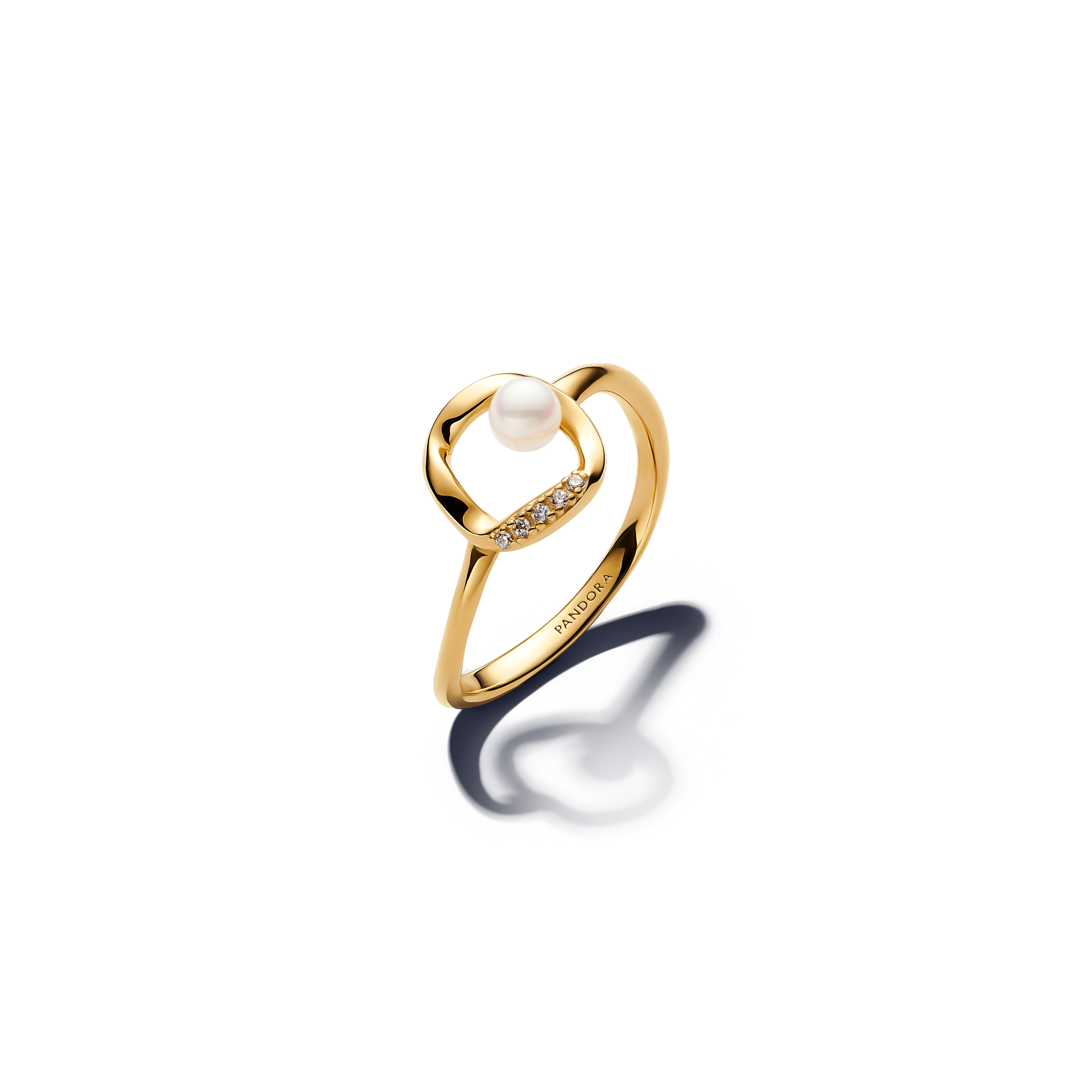 14k gold-plated ring with treated white freshwater