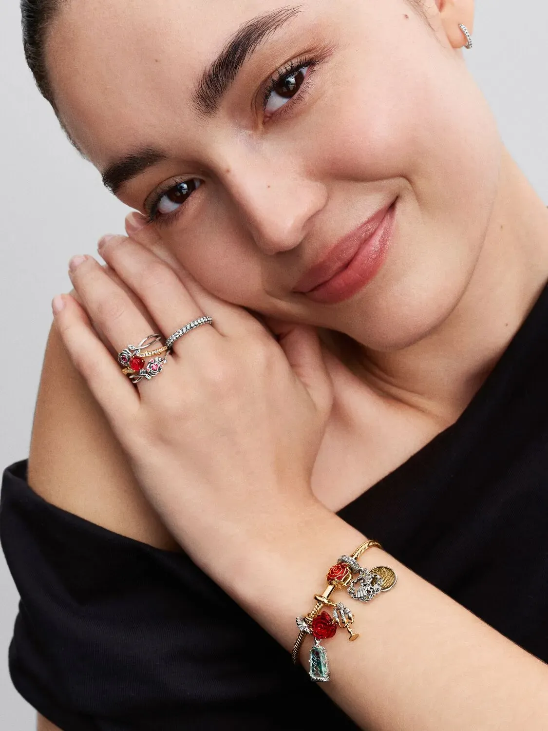 Disney Beauty & The Beast snake chain 14k gold-plated bracelet with rose clasp and holo glittery red enamel / 564019C01-21