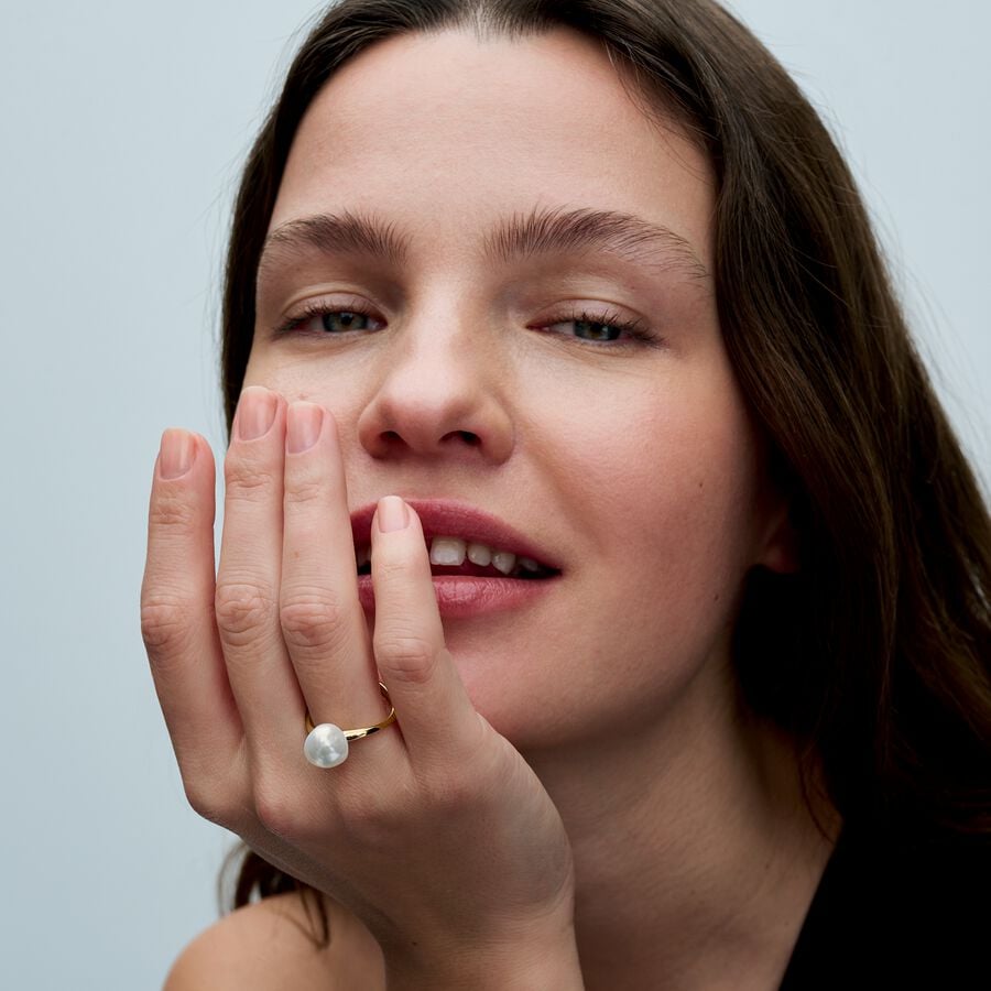14k Gold-plated ring with baroque white treated fr