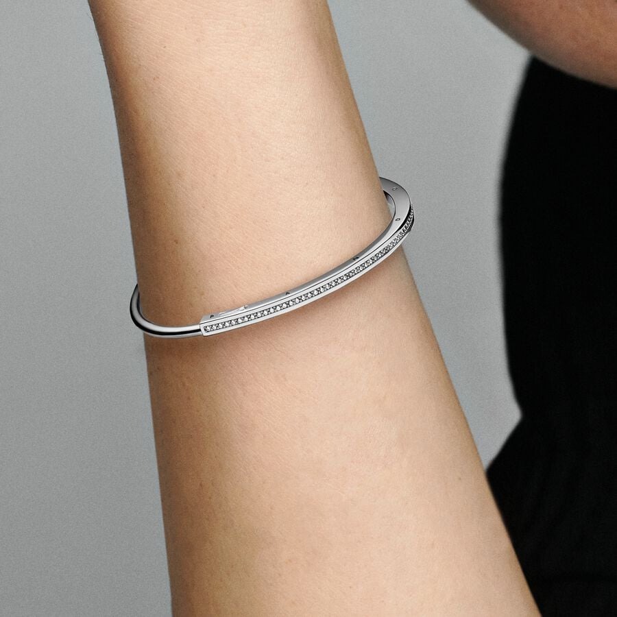 Pandora logo sterling silver bangle with clear cub