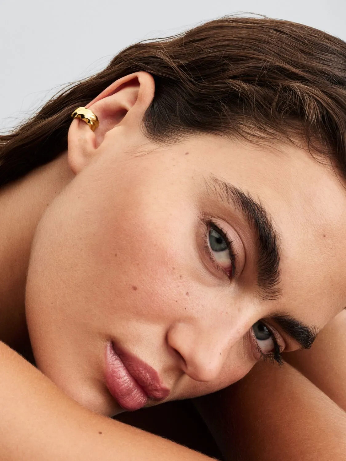 Rippled 14k gold-plated ear cuff