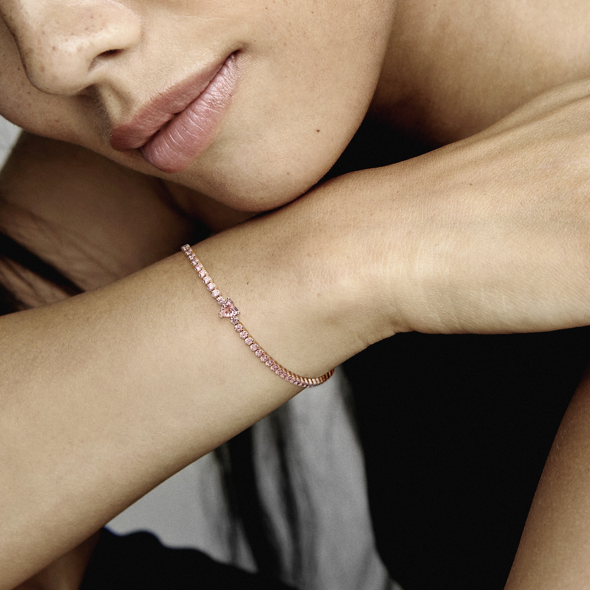 Rose Rose Gold plated metal blend Bracelet / 580041C01-16