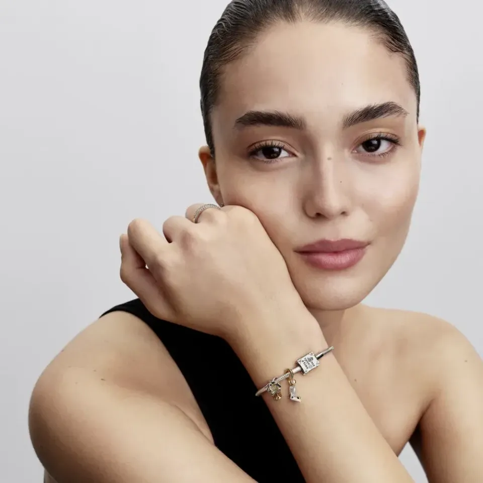 Disney Princess sterling silver and 14k gold-plated bracelet with 0.012 ct TW G-I VS+ round brilliant very good cut lab-grown diamond/ 564379C01-19