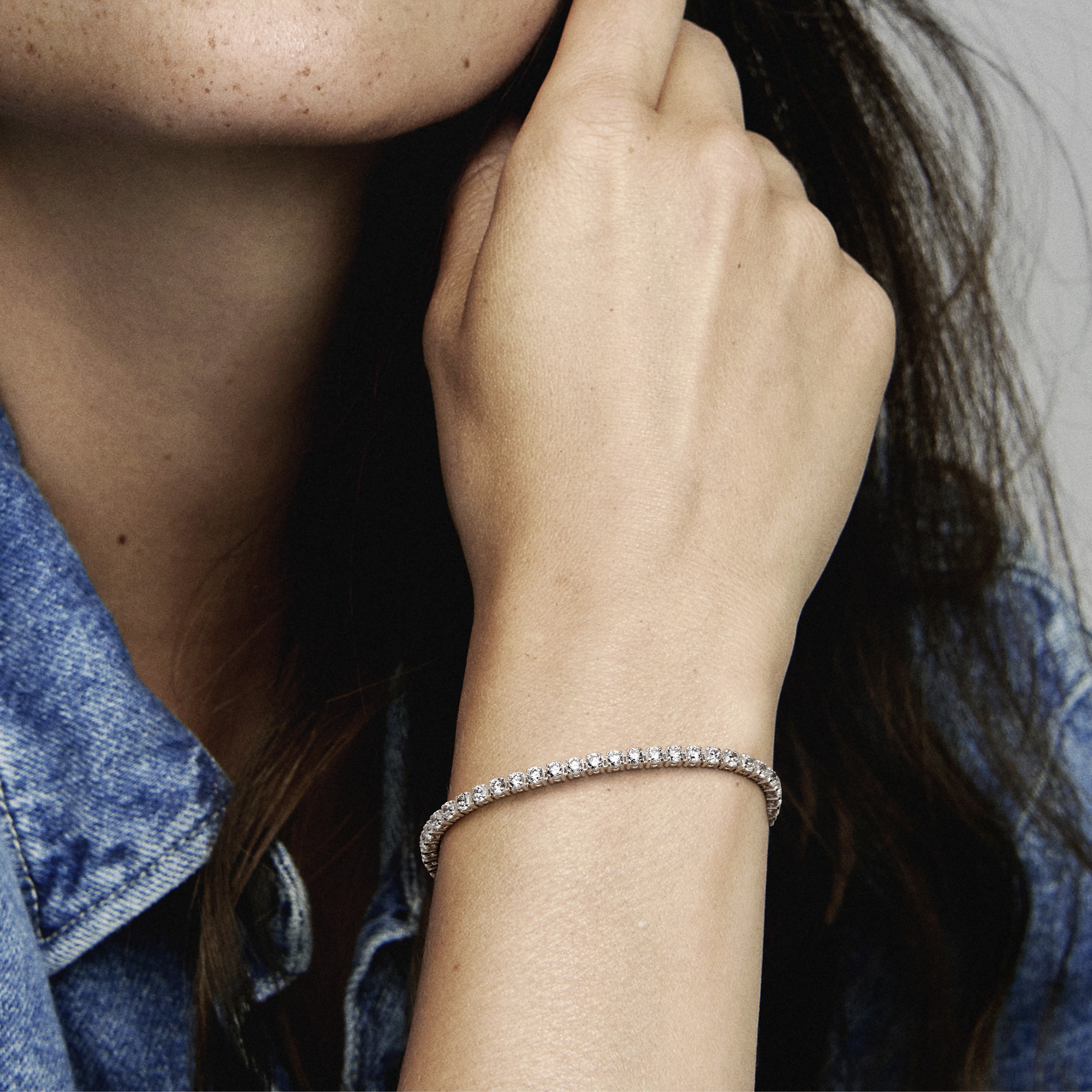 Sterling silver bracelet with clear cubic zirconia