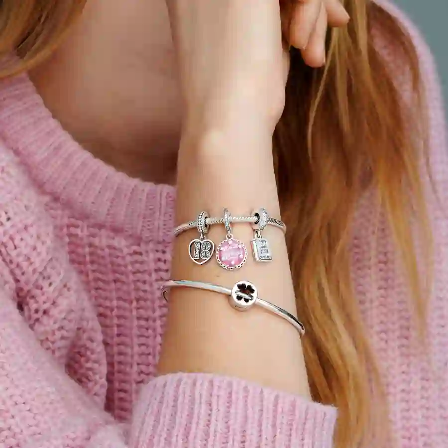 Moments Sterling Silver Bracelet / 590728-18