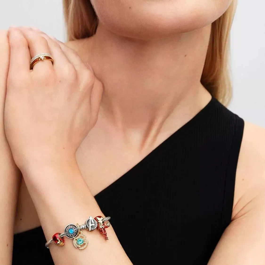 Marvel Iron Man 14k gold-plated charm with glow in the dark and red enamel/764213C01