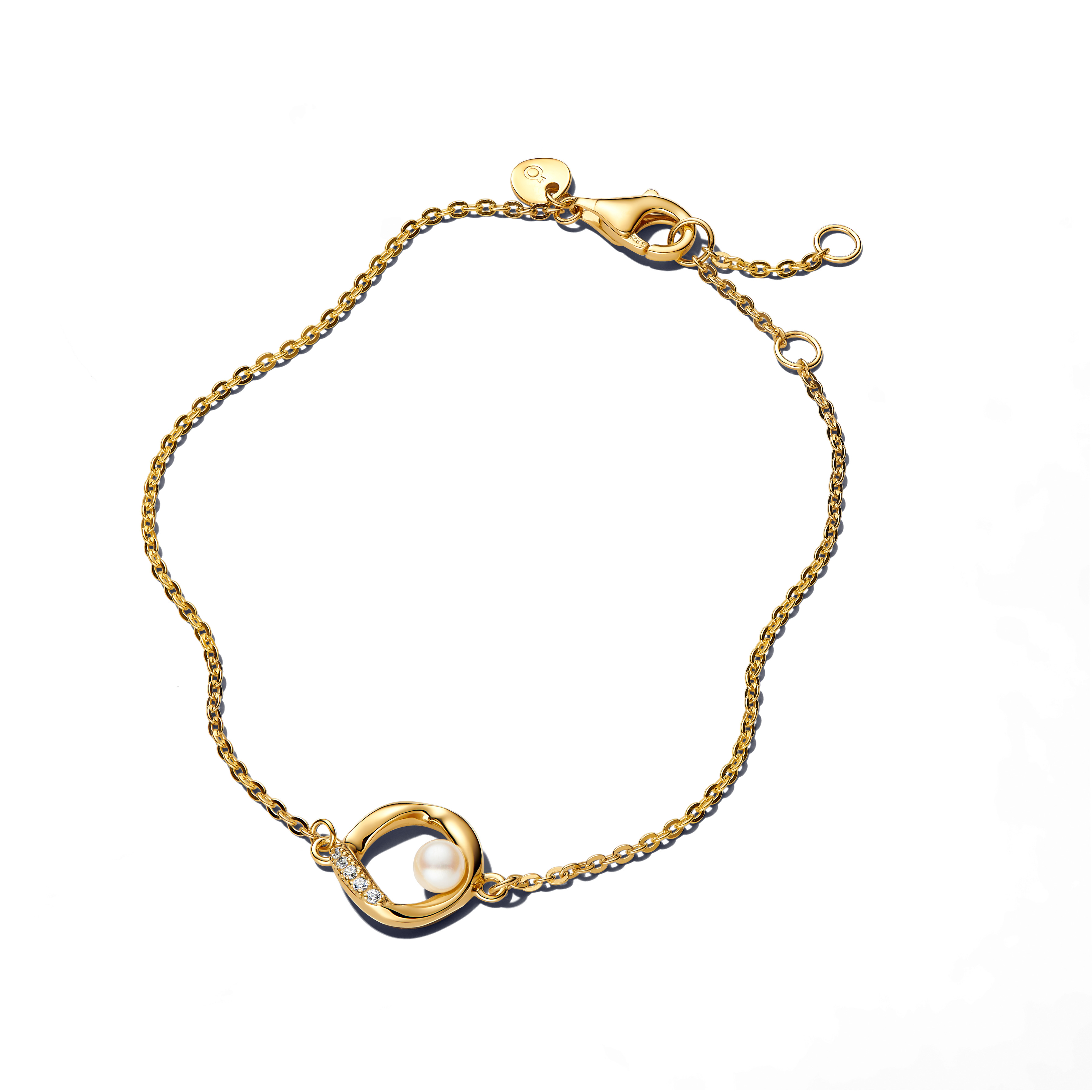 14k gold-plated bracelet with treated white freshw