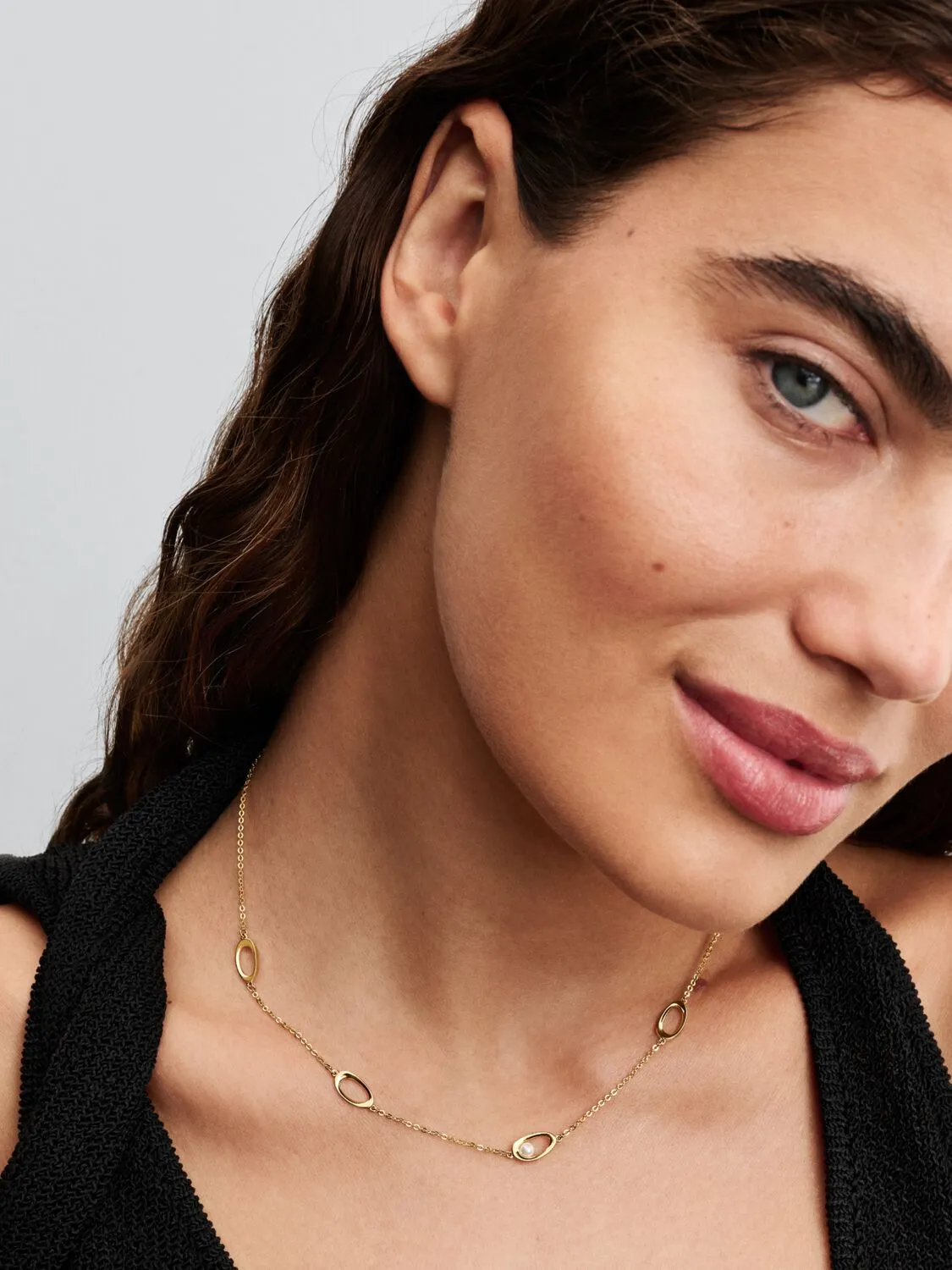 14k gold-plated necklace with treated white freshw