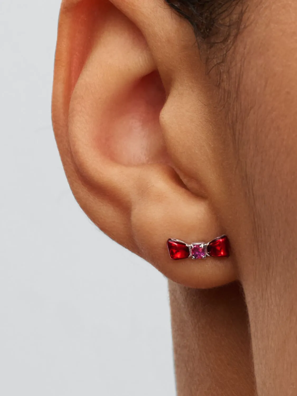 Disney Snow White bow sterling silver stud earring