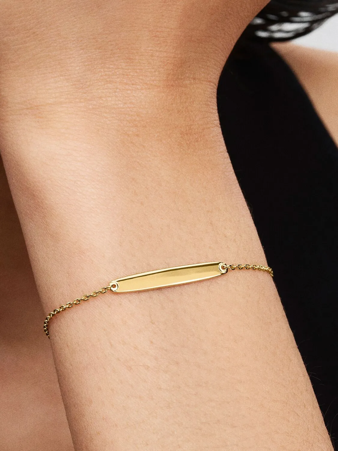 Engravable 14k gold-plated bar bracelet with clear