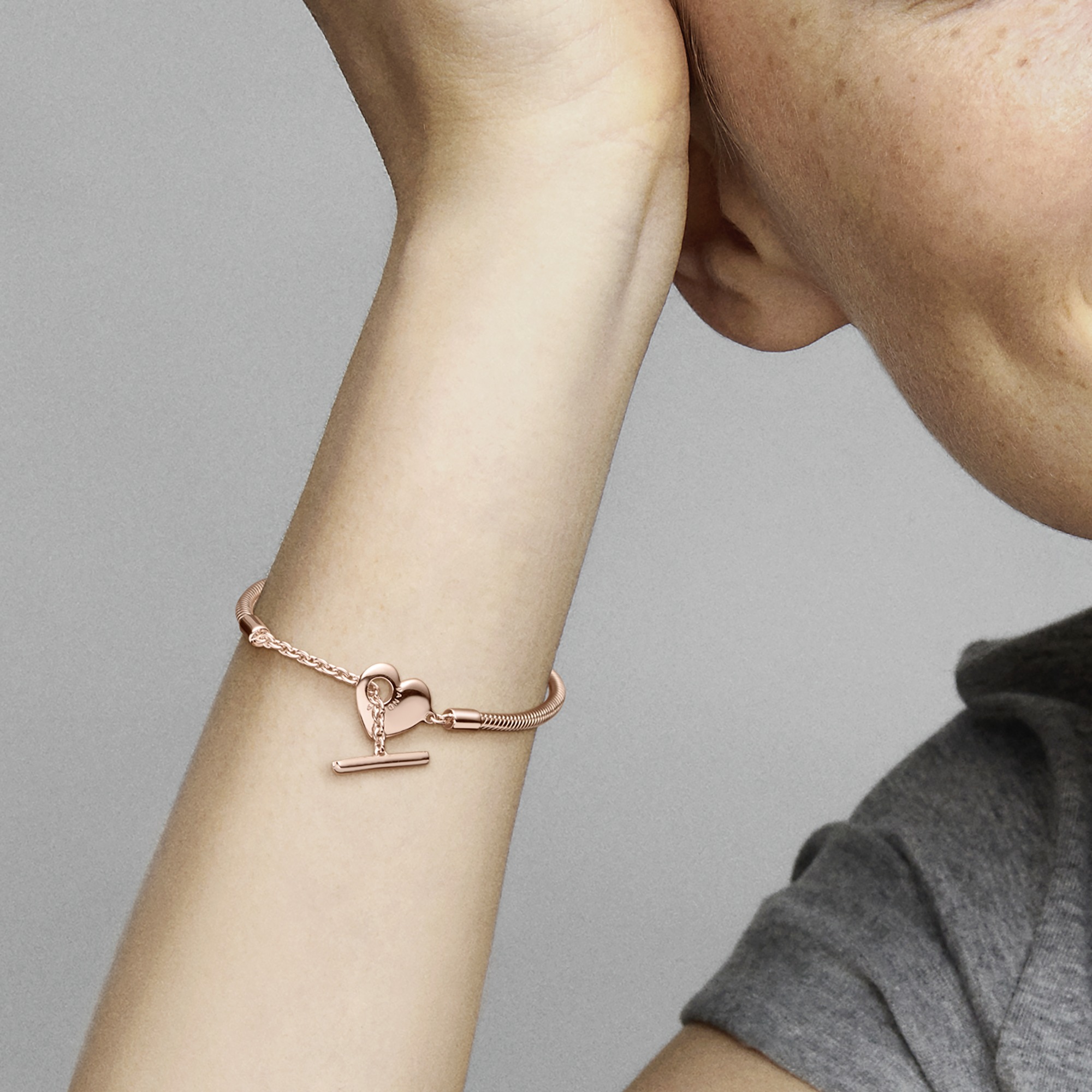 Snake chain 14k rose gold-plated T-bar heart brace